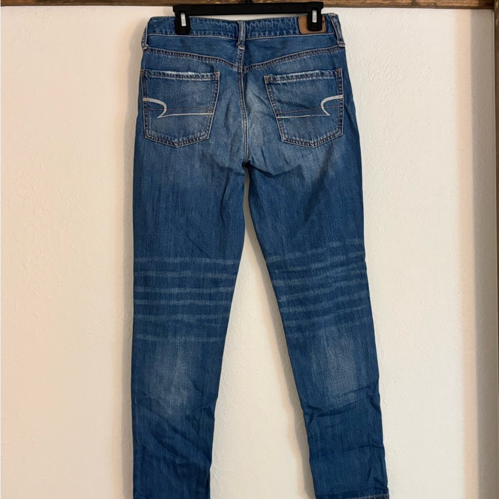 American Eagle Outfitters Tomgirl Size 2 Button-Fly Distressed Jeans - Picture 3 of 5